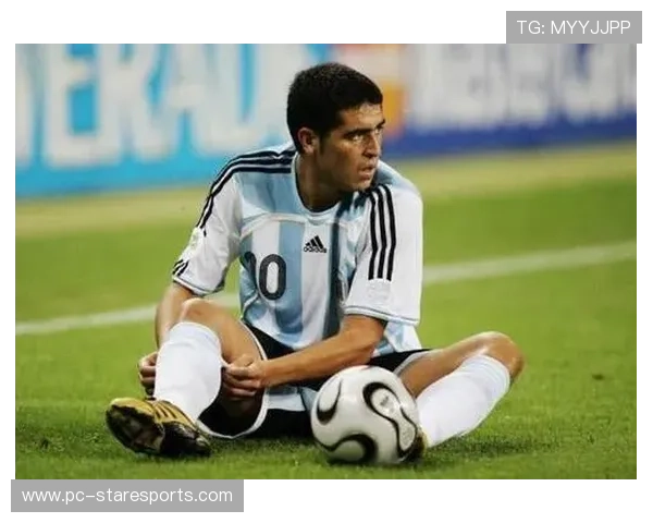 足球历史后腰位置十大传奇球星盘点及其影响力分析