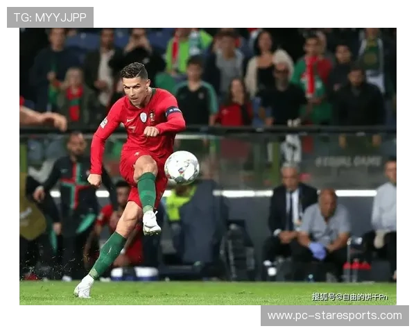 足球场球迷追捧球星背后的故事与明星效应的深度解析