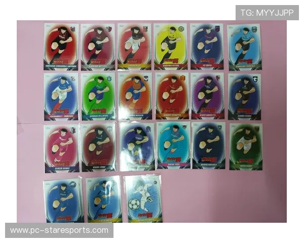 足球球星亲手开卡揭秘稀有限定珍藏卡背后故事